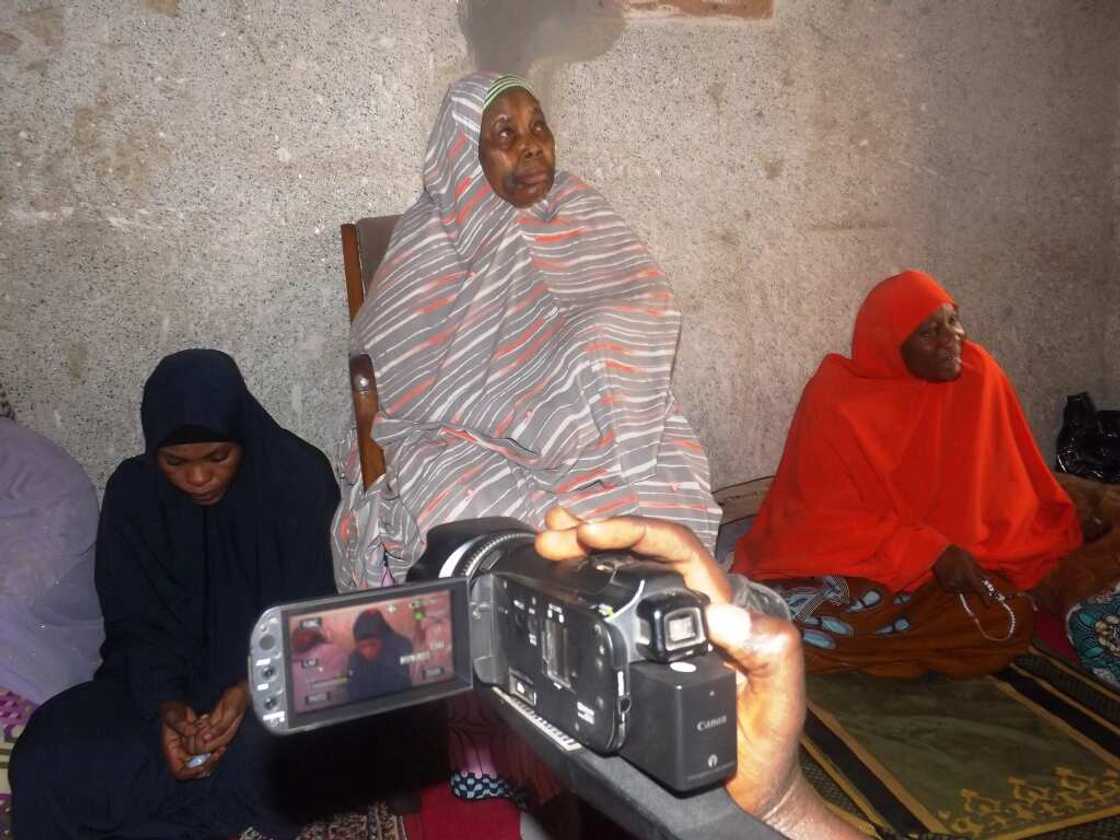 Mata uku da za su yiwa Marigayi Sarkin Lafiya takaba Mata uku da za su yiwa Marigayi Sarkin Lafiya takaba