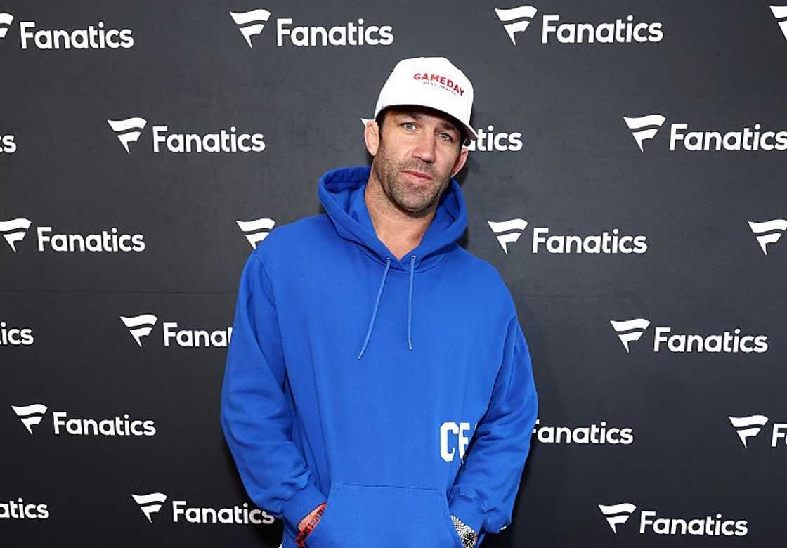 American retired mixed martial artist
Luke Rockhold American retired mixed martial artist
Luke Rockhold