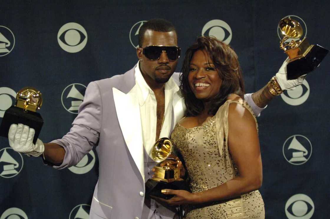 Kanye West et sa mère Donda West (Photo de Jeff Kravitz/FilmMagic, Inc)