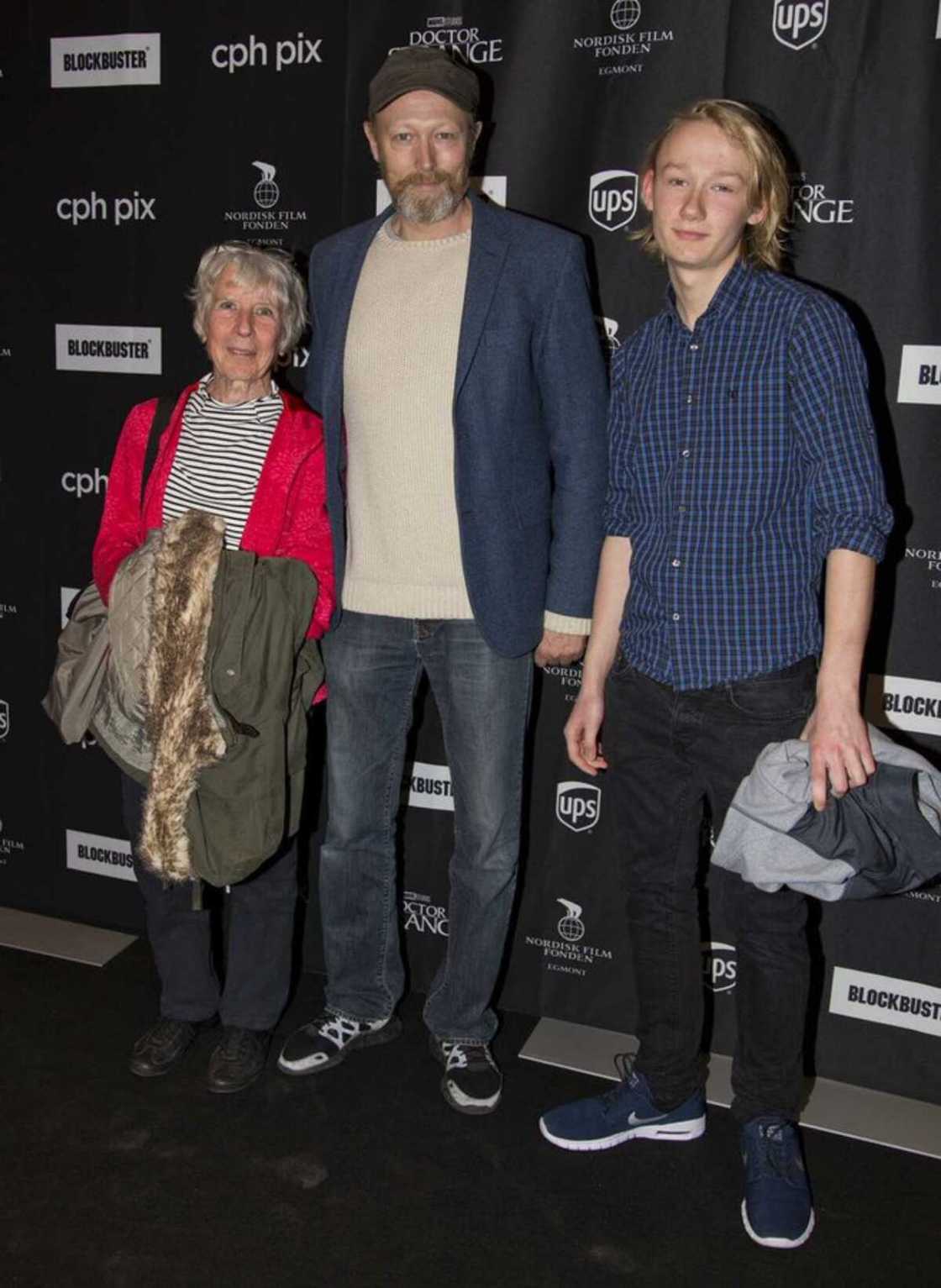 Lars Mikkelsen height Lars Mikkelsen height