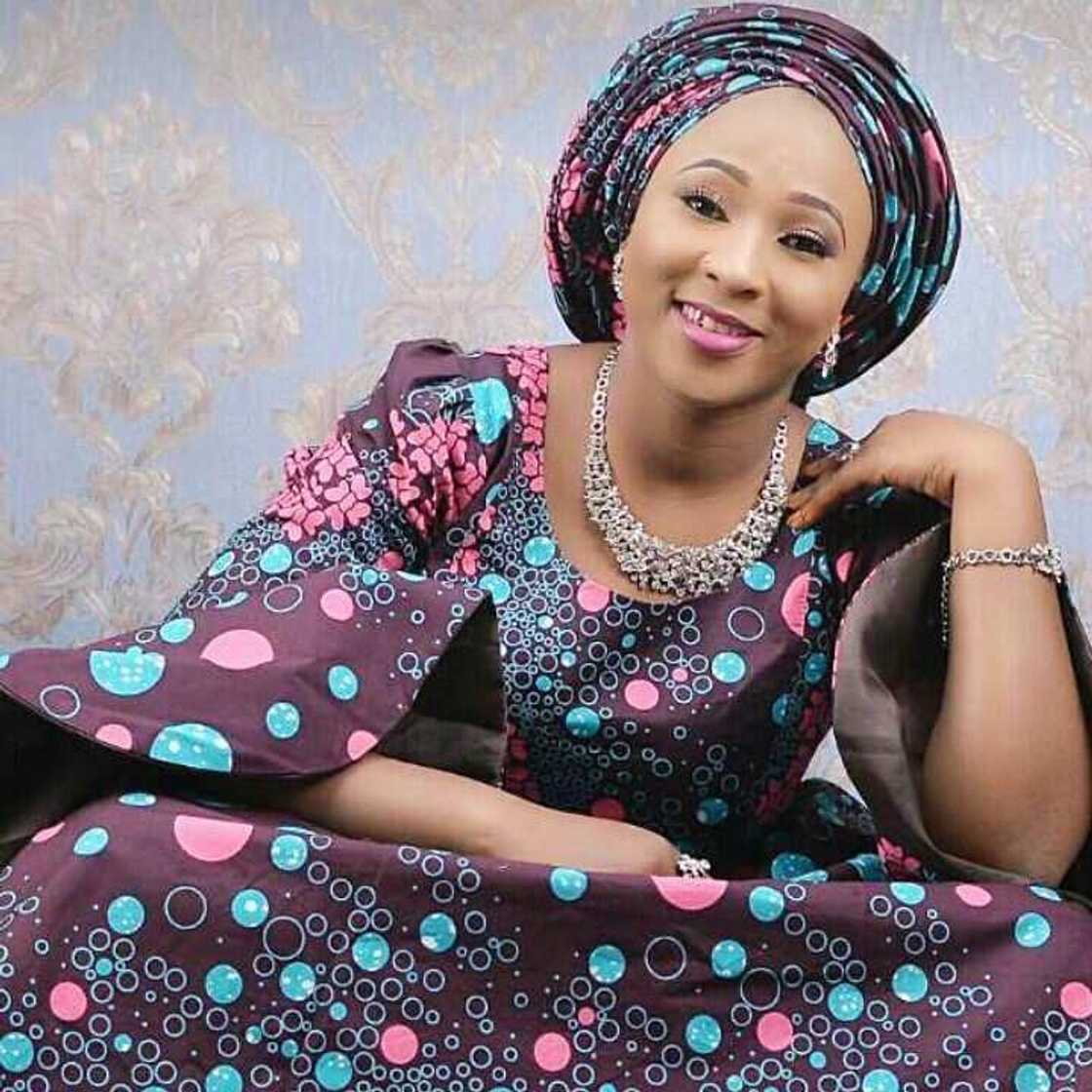 Hotuna: Tsofaffin jaruman Kannywood mata guda 15 da suka dawo harkar fim bayan mutuwar auren su Hotuna: Tsofaffin jaruman Kannywood mata guda 15 da suka dawo harkar fim bayan mutuwar auren su