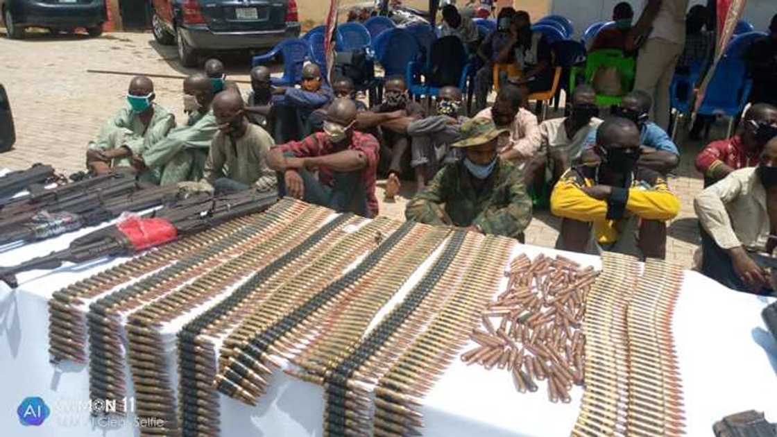 Cikin hotuna: Rundunar 'yan sanda ta yi bajakolin dilolin makamai da masu garkuwa da mutane Cikin hotuna: Rundunar 'yan sanda ta yi bajakolin dilolin makamai da masu garkuwa da mutane