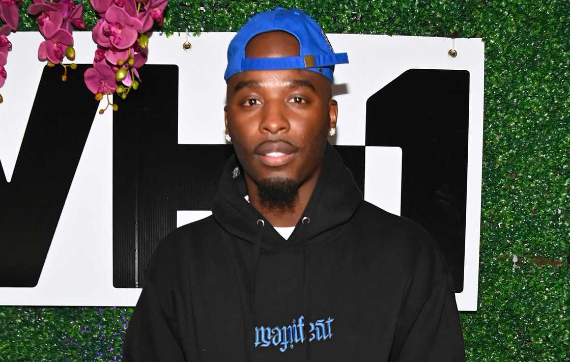 Hitman Holla poses on the red carpet of the 2022 VH1 Summer Experience - Press & Talent Mix-and-Mingle. Hitman Holla poses on the red carpet of the 2022 VH1 Summer Experience - Press & Talent Mix-and-Mingle.