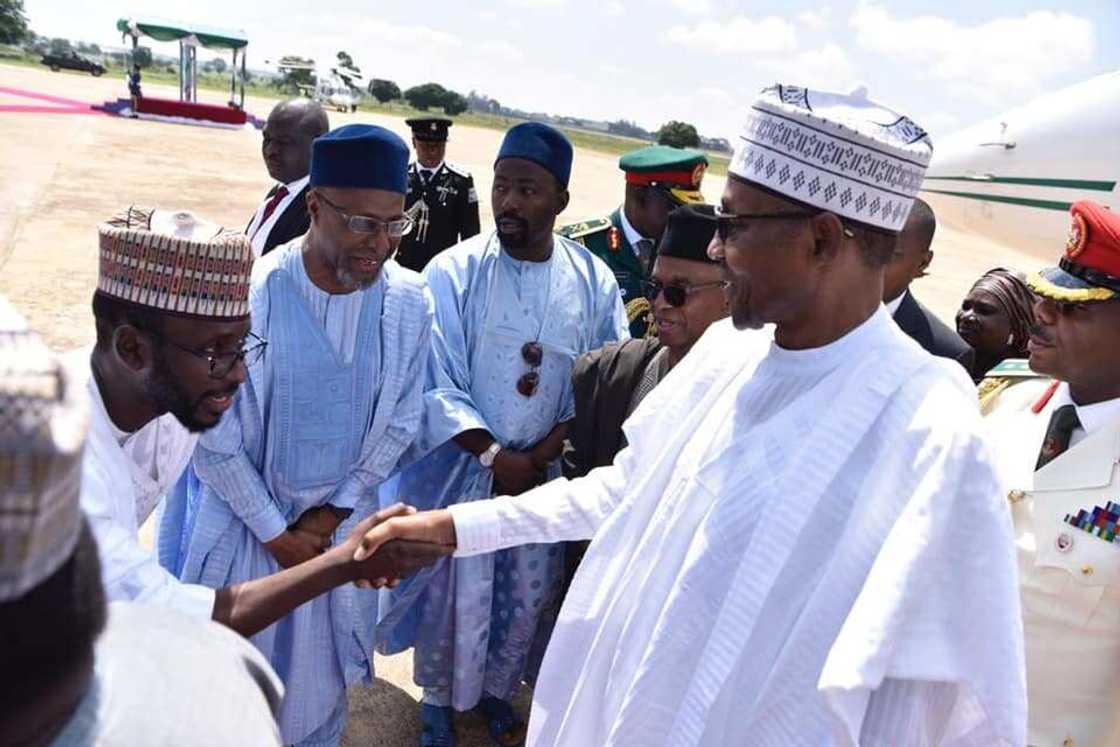 Buhari ya hallarci taron yaye sojoji a Kaduna (Hotuna) Buhari ya hallarci taron yaye sojoji a Kaduna (Hotuna)