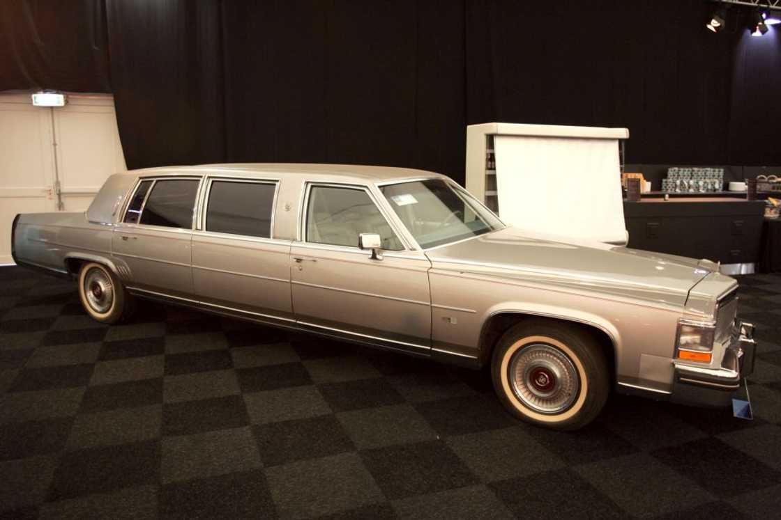 Cadillac Fleetwood Seventy-Five Cadillac Fleetwood Seventy-Five