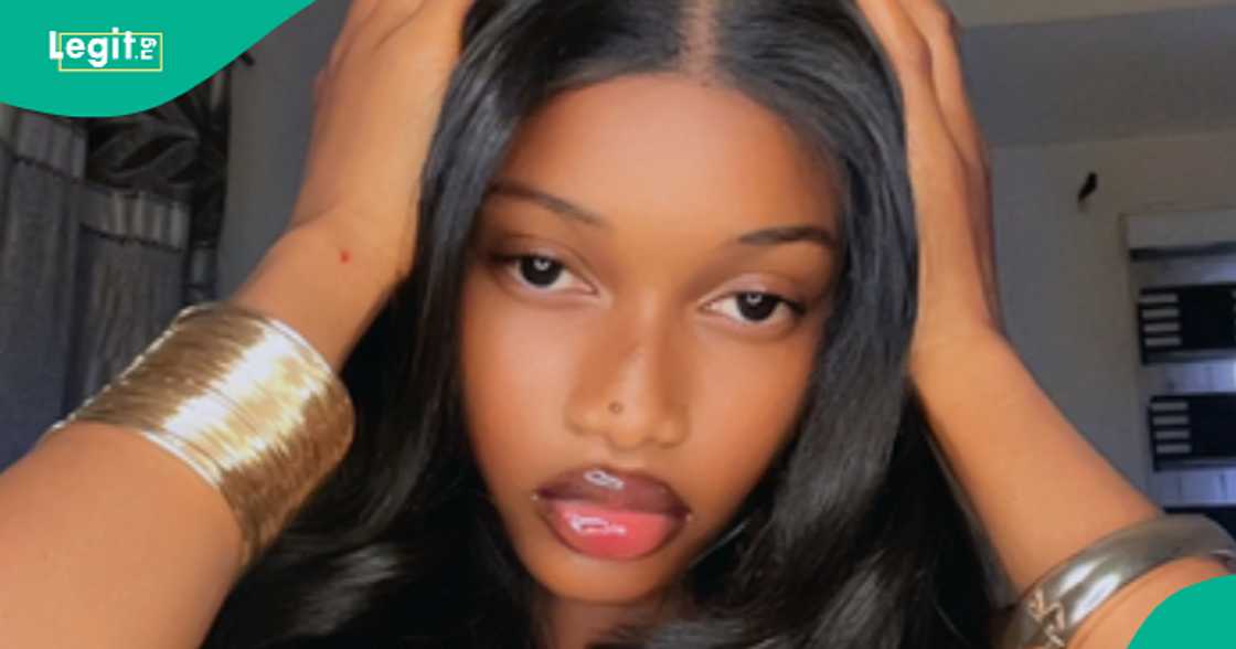 Lady who rushed to an uncompleted building to poo meets woman with twin babies. Lady who rushed to an uncompleted building to poo meets woman with twin babies.