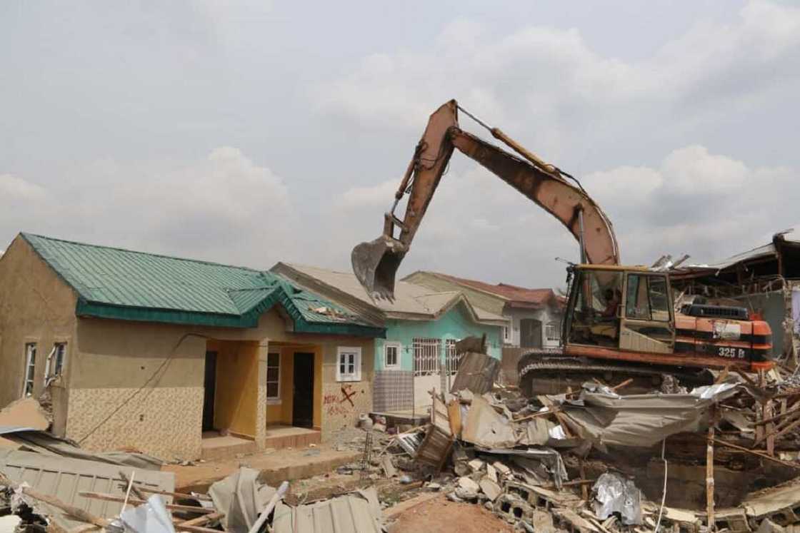 Gine-Gine 6, 000 a Abuja Gine-Gine 6, 000 a Abuja