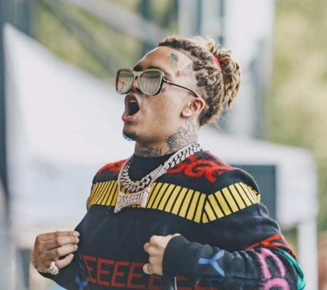 Wealthy rapper Wealthy rapper