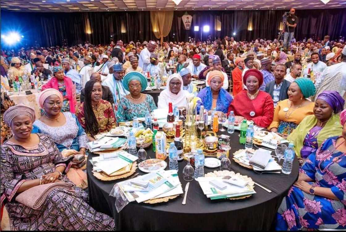 Kasafin kudin 2022: Buhari ya bukaci N644.3m matsayin kudin abinci, N76.6m na kudin haya Kasafin kudin 2022: Buhari ya bukaci N644.3m matsayin kudin abinci, N76.6m na kudin haya