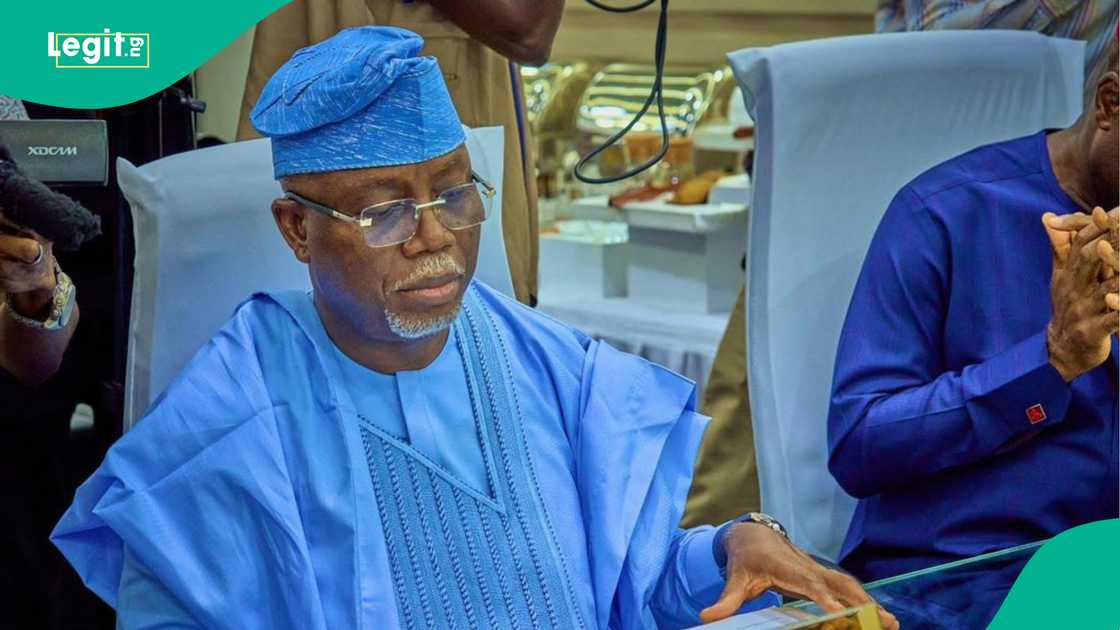 Kotu ta yanke hukunci cewa Gwamna Lucky Aiyedatiwa ba shi da ikon yin takara a zaben 2028. Kotu ta yanke hukunci cewa Gwamna Lucky Aiyedatiwa ba shi da ikon yin takara a zaben 2028.