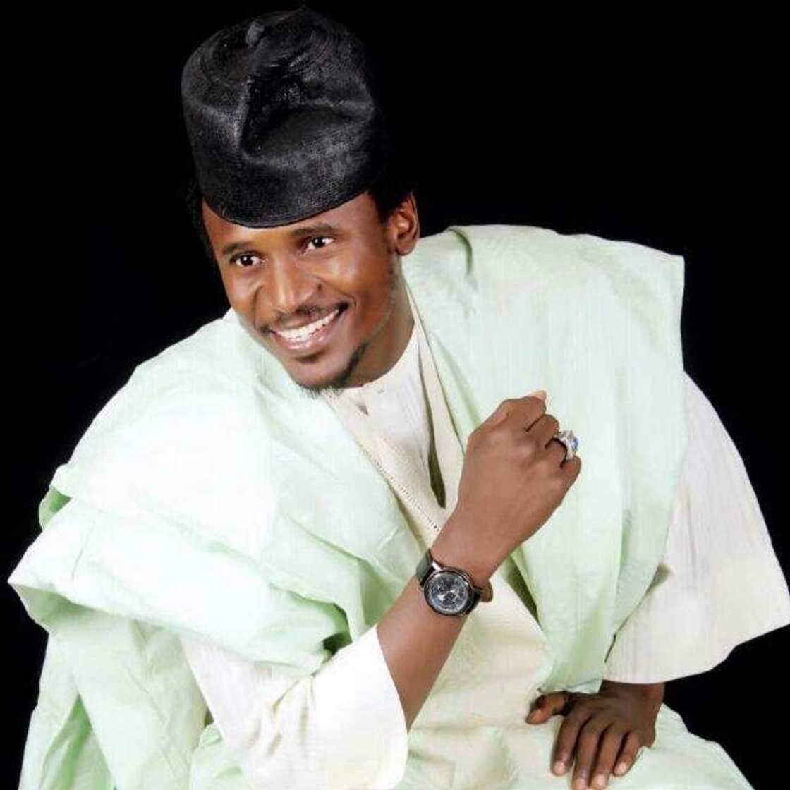Mawaki Naziru ya roki Buhari ka da ya bari a murde zaben Kano Mawaki Naziru ya roki Buhari ka da ya bari a murde zaben Kano