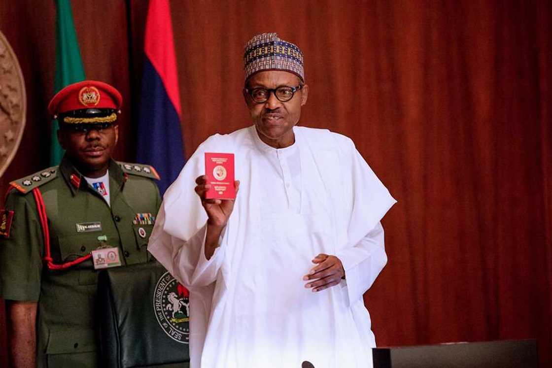 Ba cuta ba cutarwa: Karanta don jin nawa zaka biya idan zaka yi sabon fasfo Ba cuta ba cutarwa: Karanta don jin nawa zaka biya idan zaka yi sabon fasfo