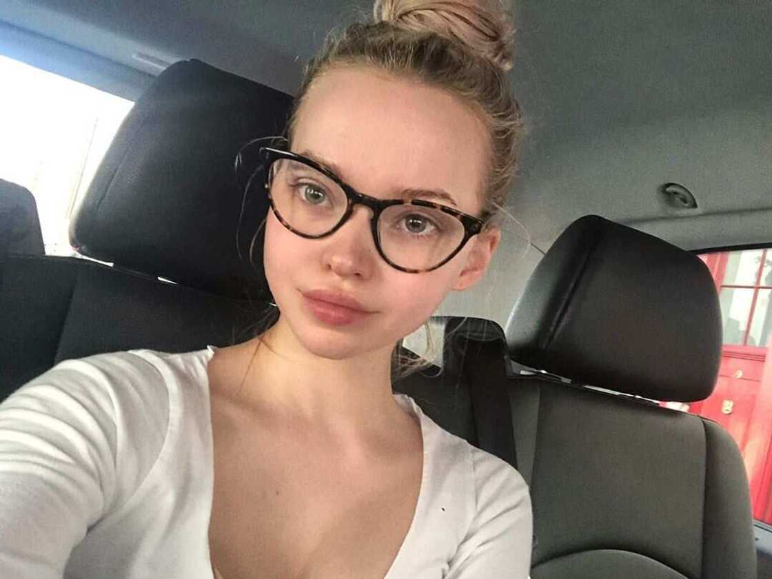 How old is Dove Cameron How old is Dove Cameron