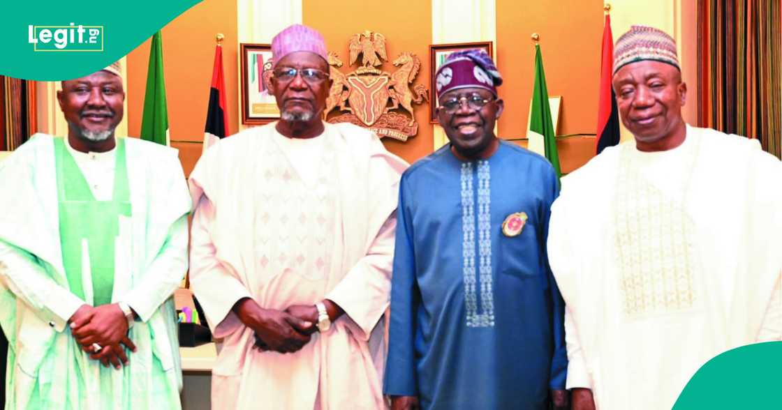 Sanatocin Kebbi da Tinubu. Sanatocin Kebbi da Tinubu.