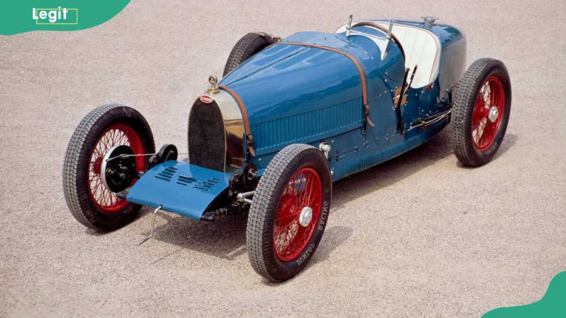 Bugatti Type 35 parked outside on a sunny day Bugatti Type 35 parked outside on a sunny day