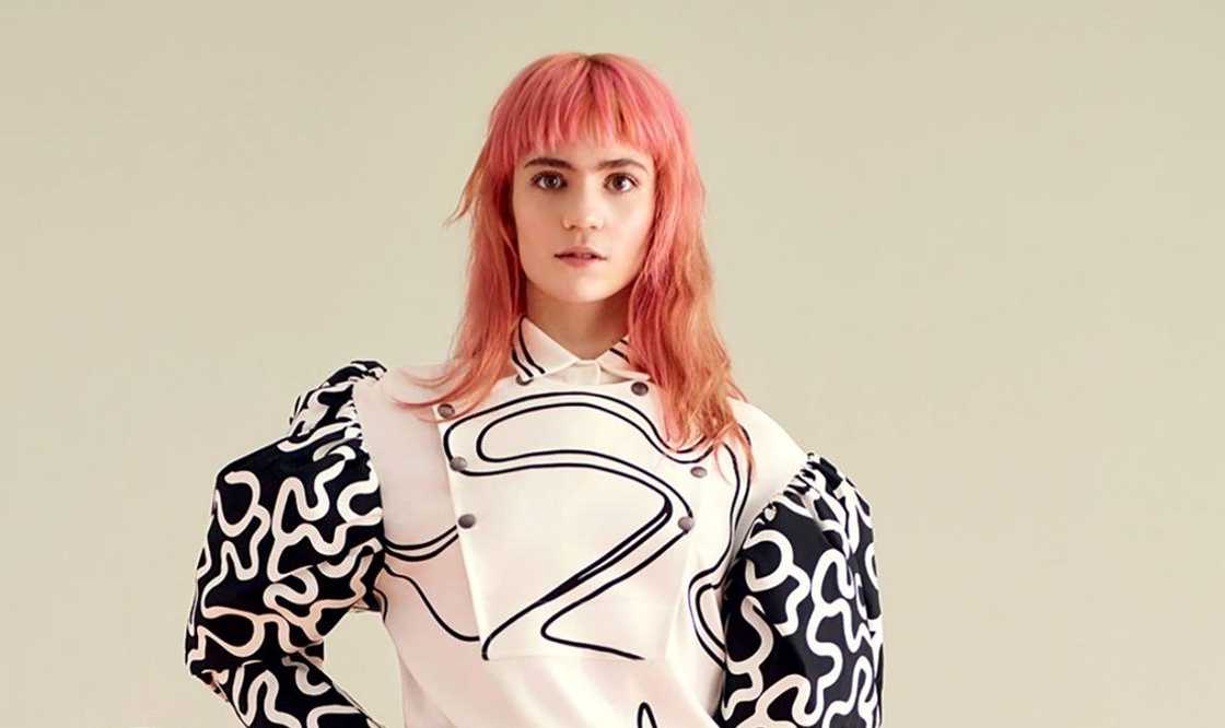 Grimes poses on the 2016 Teen Vogue cover.