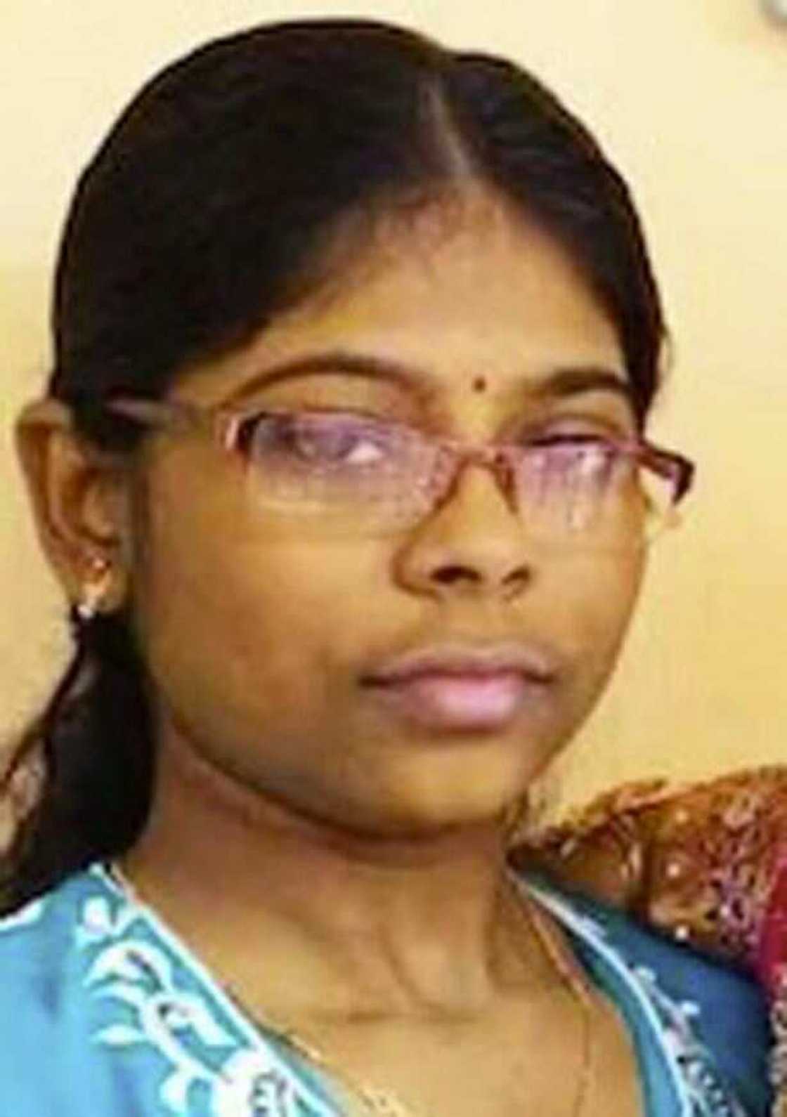 Uwa da 'ya'yanta guda biyu sun kashe kansu bayan 'yan uwansu sun dora musu karan tsana sakamakon mutuwar mijinta Uwa da 'ya'yanta guda biyu sun kashe kansu bayan 'yan uwansu sun dora musu karan tsana sakamakon mutuwar mijinta