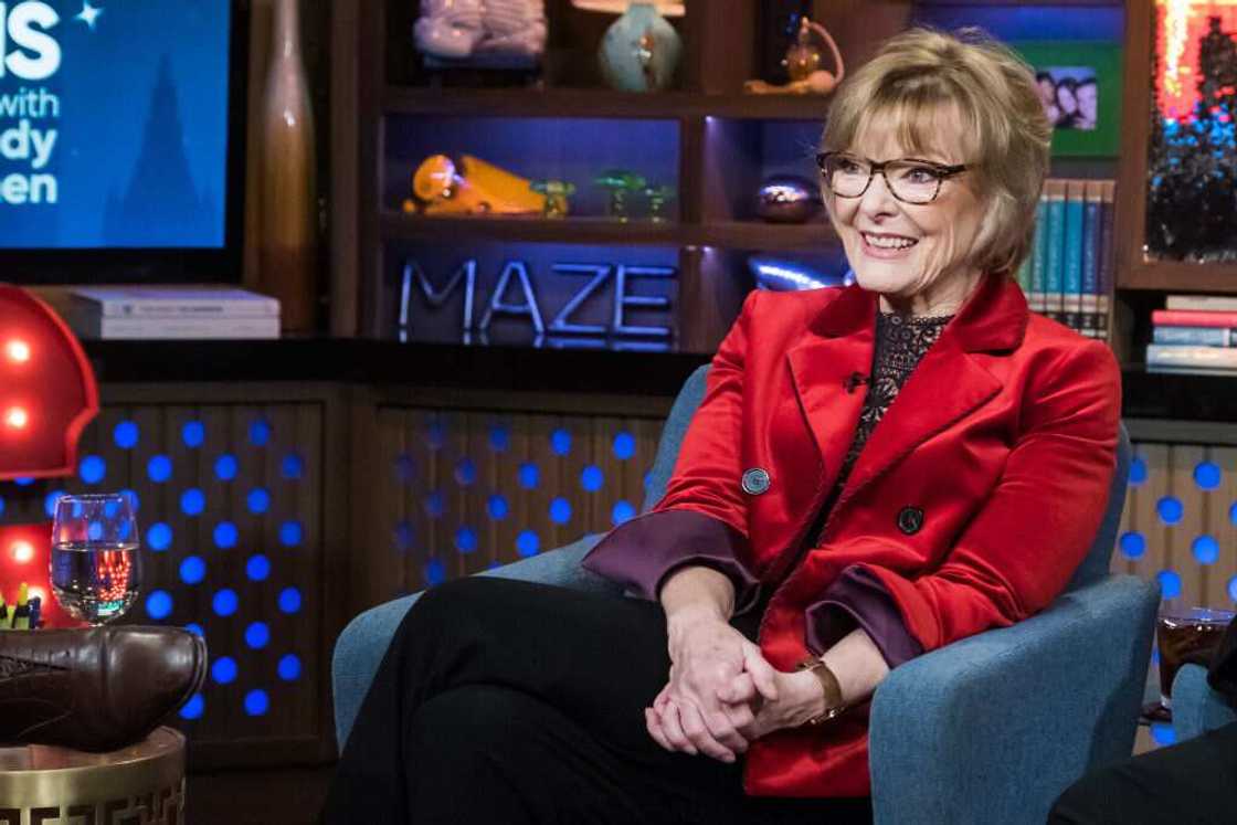 Jane Curtin smiling during a studio interview Jane Curtin smiling during a studio interview