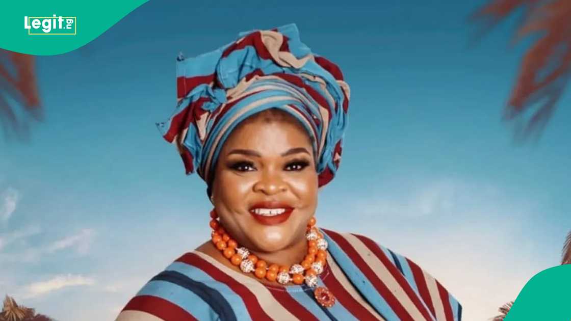 Fuji maestro KWAM 1 mourns late actress Allwell Ademola on stage, sings about her death, prays for her family and entertainment industry, fans emotional over tribute.