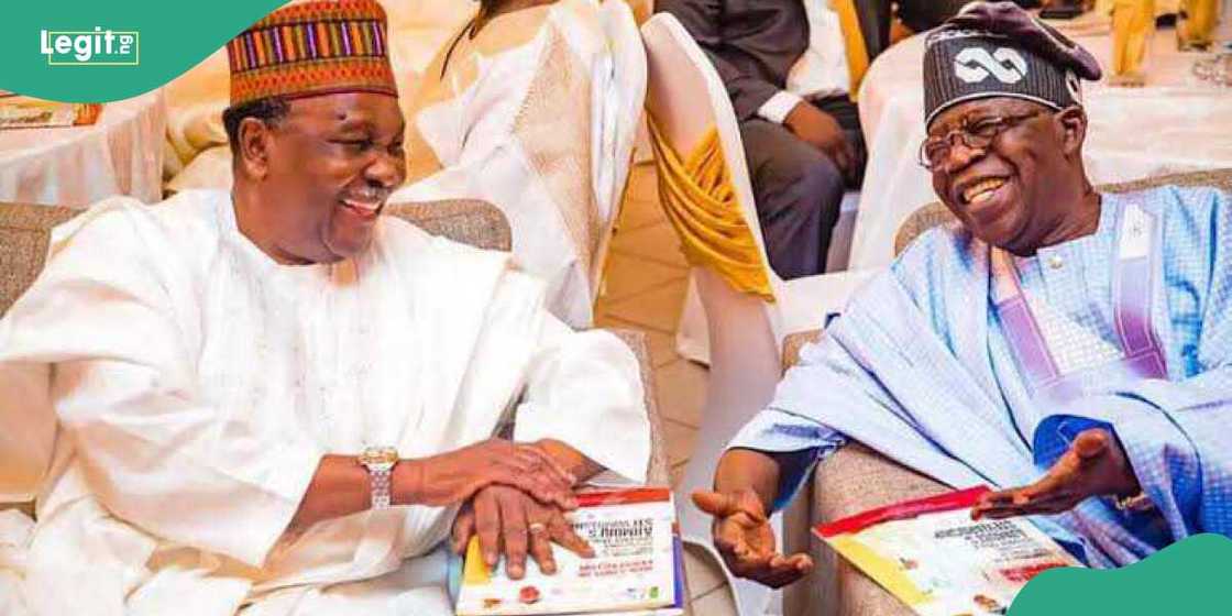 Tsohon shuga ban kasa ya shiga ganawar gaggawa da Tinubu a Abuja Tsohon shuga ban kasa ya shiga ganawar gaggawa da Tinubu a Abuja