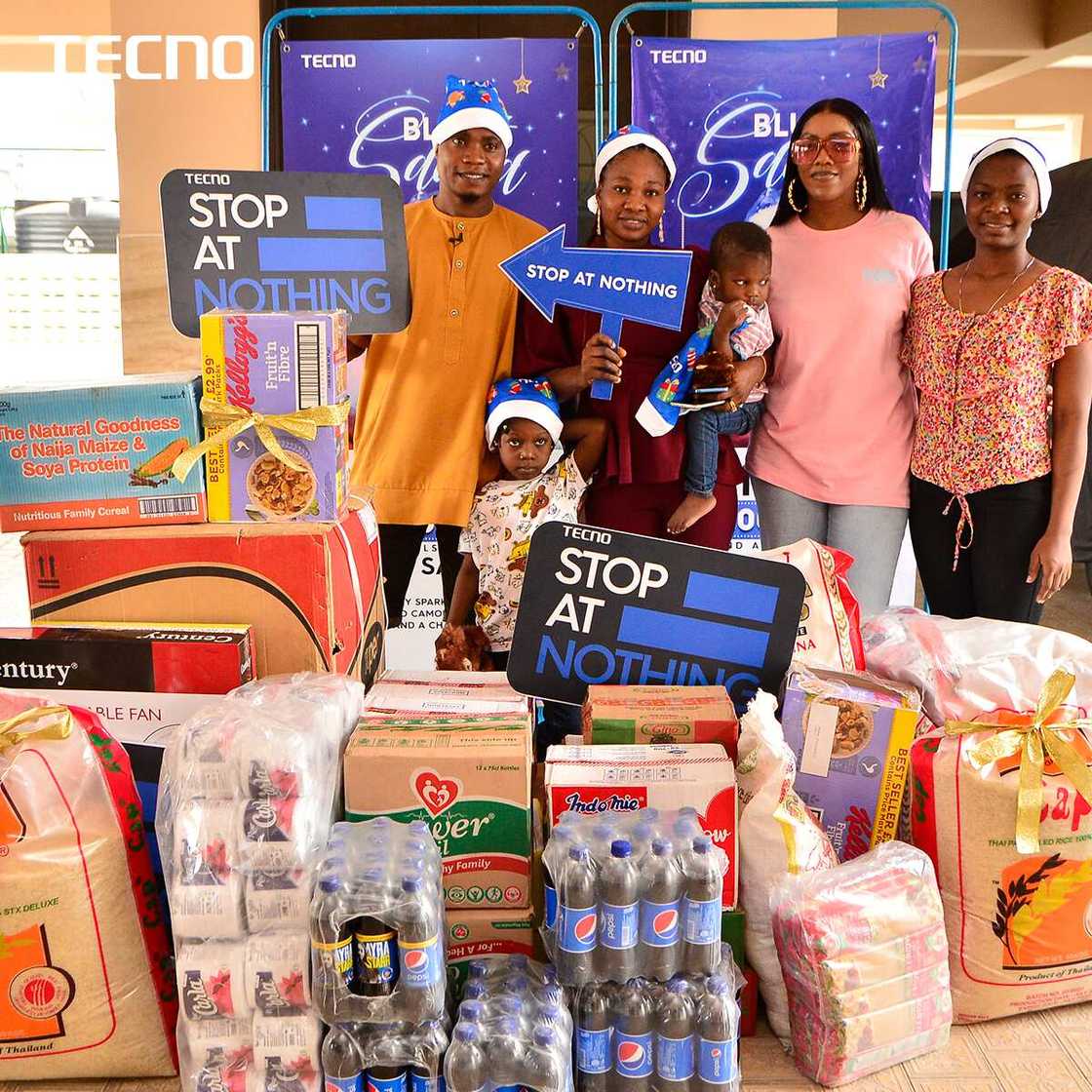 Blue Santa Came Early as Lucky Customer Gets Gifts Worth N1,000,000 from TECNO Blue Santa Came Early as Lucky Customer Gets Gifts Worth N1,000,000 from TECNO