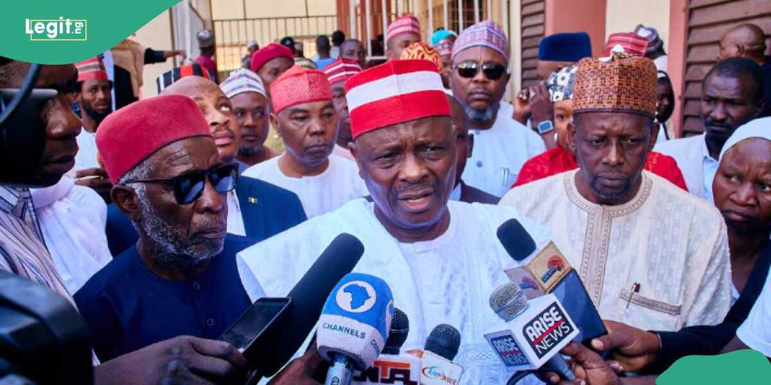 Kwankwaso ya kai ziyarar jaje ga wadanda harin bam ya rutsa da su a Kaduna Kwankwaso ya kai ziyarar jaje ga wadanda harin bam ya rutsa da su a Kaduna