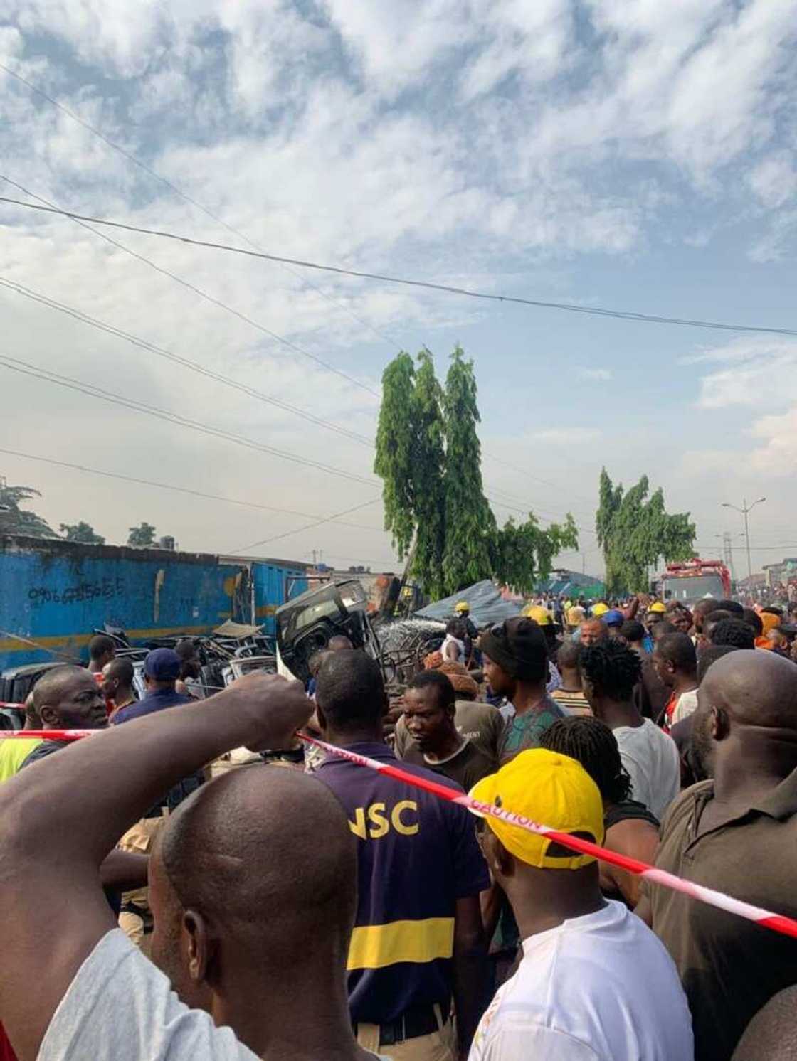 Labari da duminsa: Fashewar butalin iskar gas ta jawo tashin hankali a Legas, ana fargabar wasu sun mutu Labari da duminsa: Fashewar butalin iskar gas ta jawo tashin hankali a Legas, ana fargabar wasu sun mutu