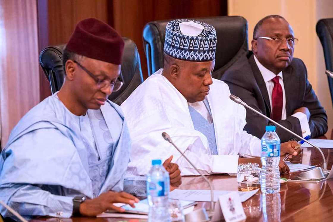 El-Rufai ya jagoranci Gwamnonin APC zuwa gaban Shugaba Buhari a Aso Villa El-Rufai ya jagoranci Gwamnonin APC zuwa gaban Shugaba Buhari a Aso Villa