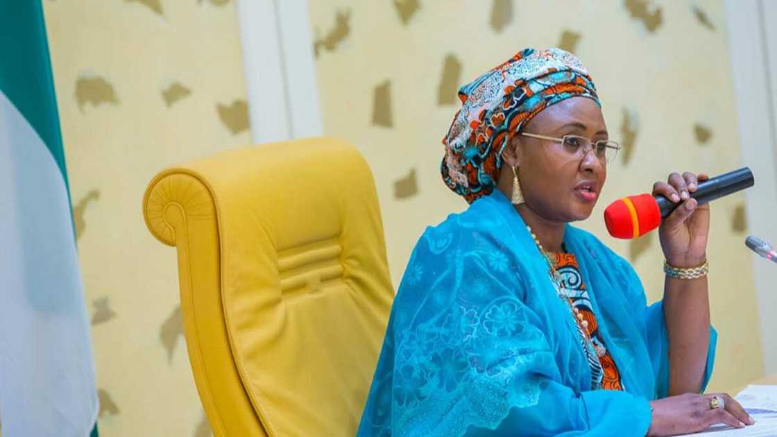 Aisha Buhari ta caccaki Dr Pantami, ta ce ya ji tsoron Allah ya yi abinda ya dace Aisha Buhari ta caccaki Dr Pantami, ta ce ya ji tsoron Allah ya yi abinda ya dace