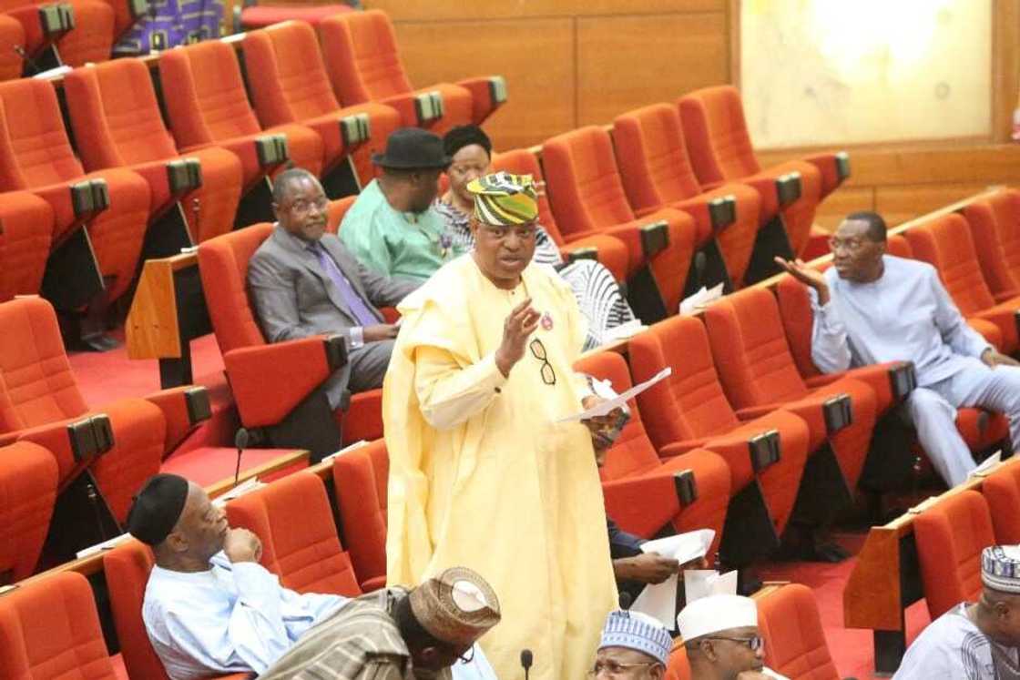 Yanzu nan: Sanata Gbenga Ashafa zai rike Hukumar gidajen Gwamnati na kasa Yanzu nan: Sanata Gbenga Ashafa zai rike Hukumar gidajen Gwamnati na kasa