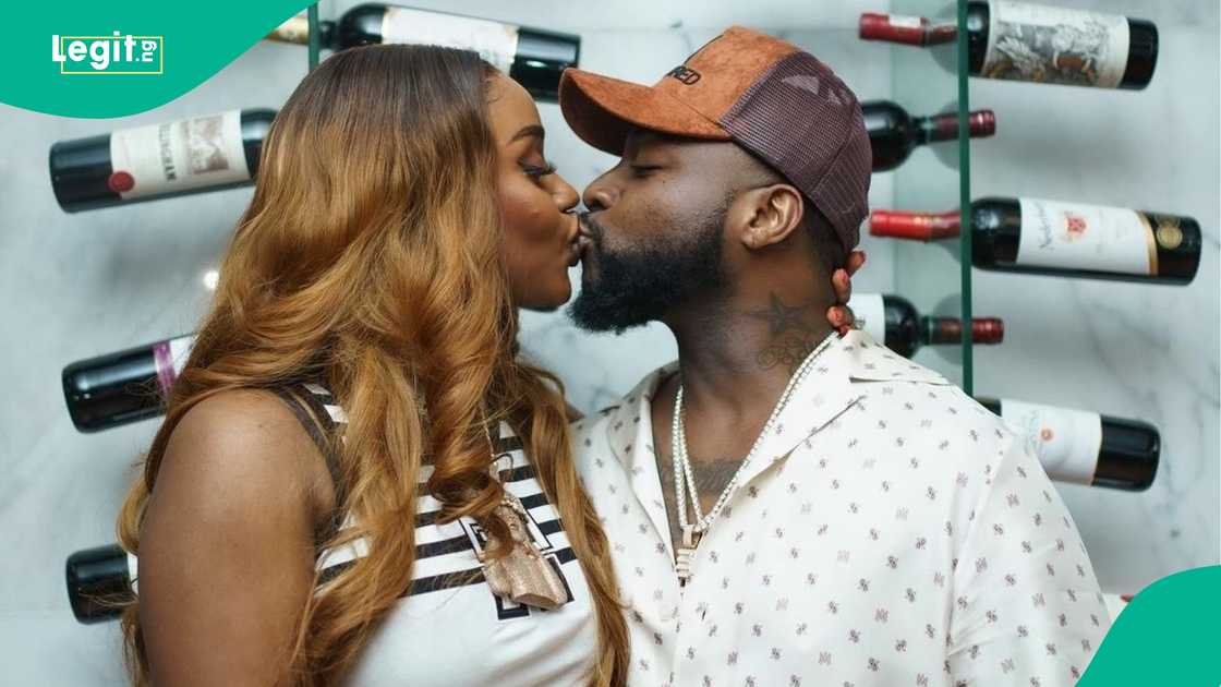 Davido and Chioma kissing Davido and Chioma kissing