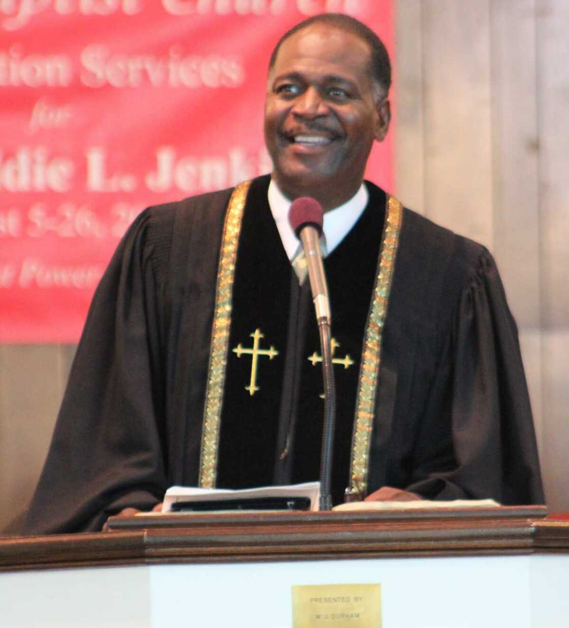 Who is a pastor according to the Bible? Who is a pastor according to the Bible?