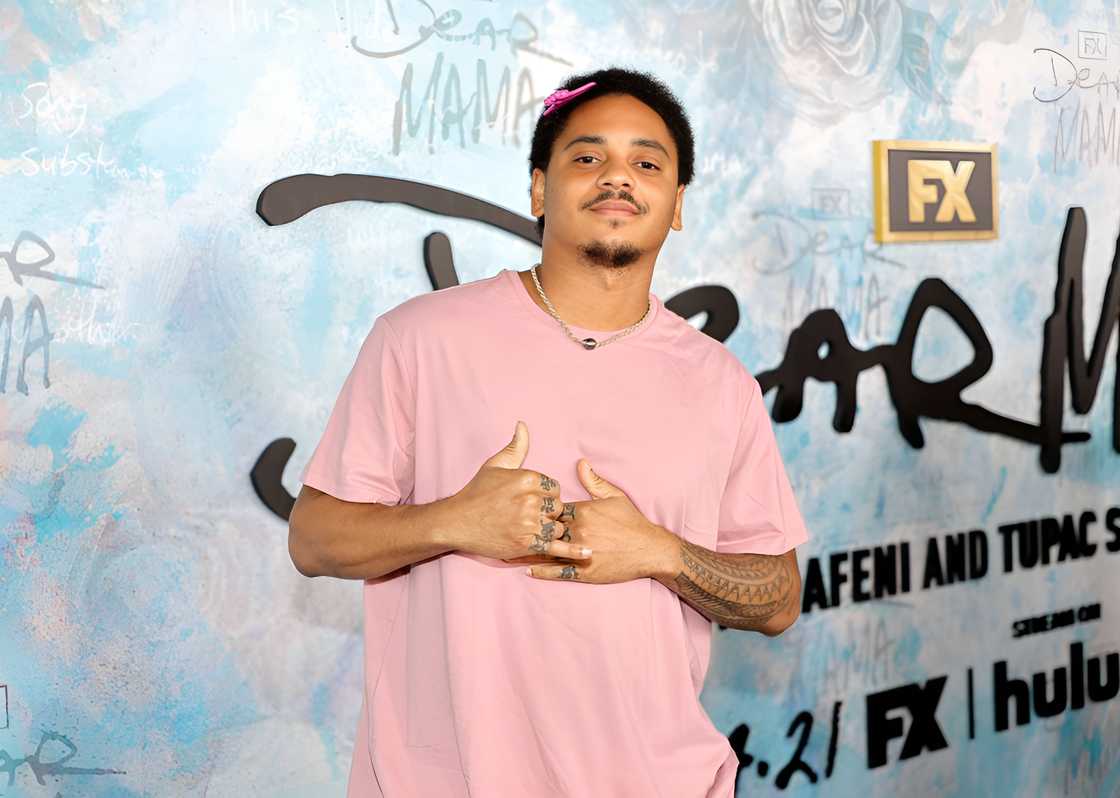 Corde Broadus during the premiere Of FX's Dear Mama Corde Broadus during the premiere Of FX's Dear Mama