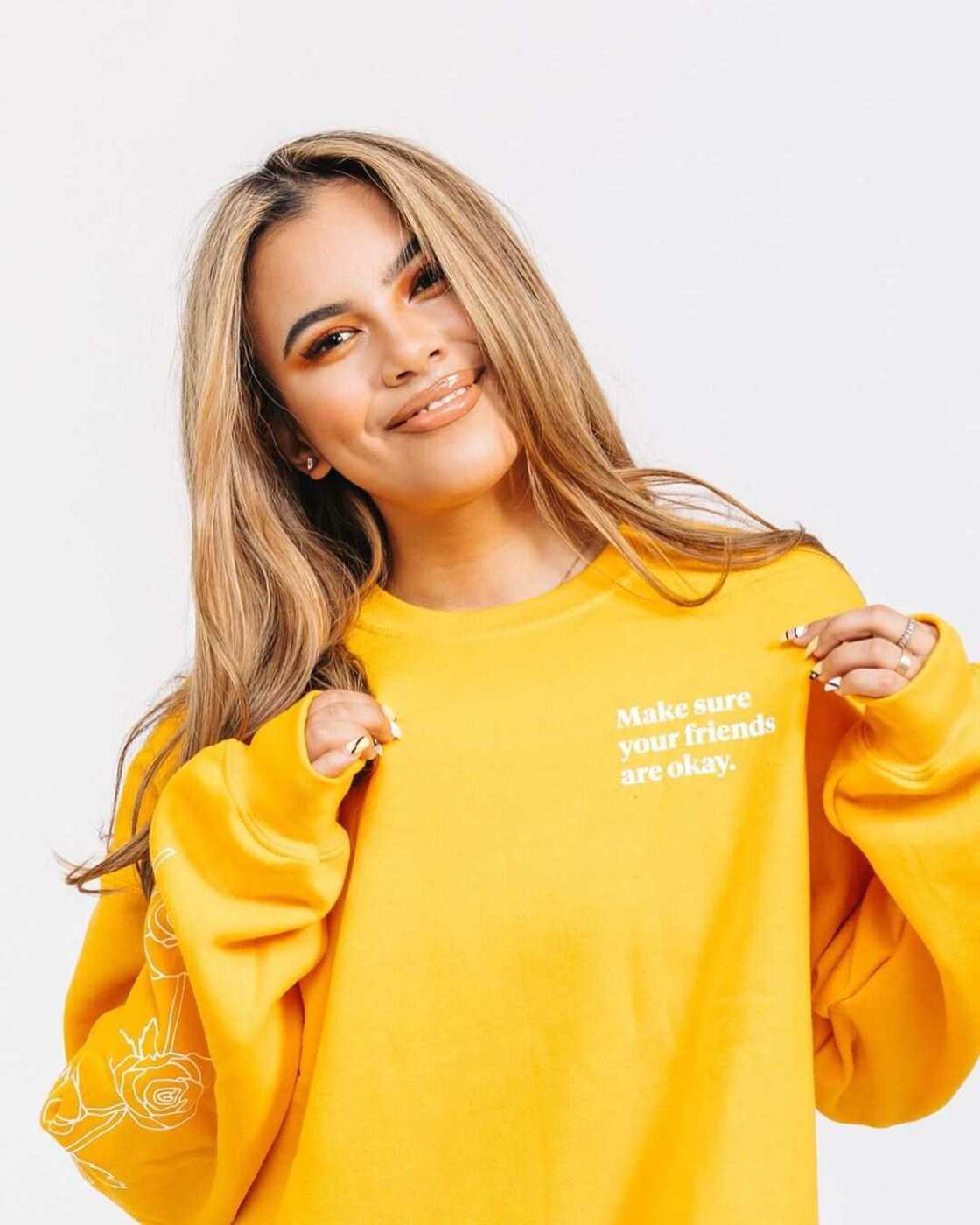 Adelaine Morin’s height Adelaine Morin’s height