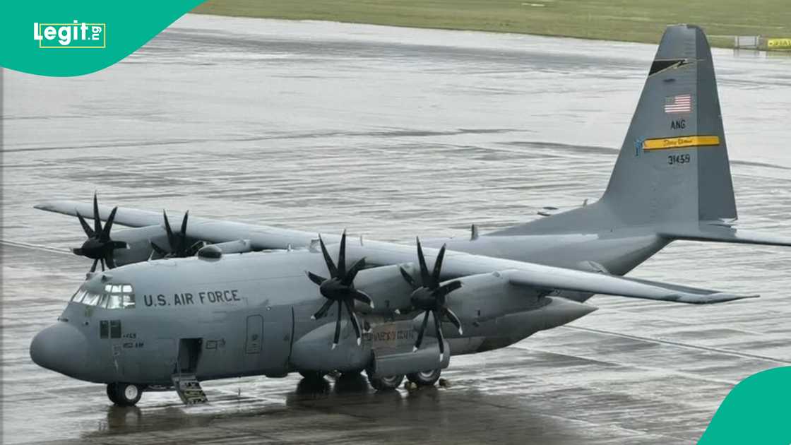 Wani jirgin sojan Amurka Wani jirgin sojan Amurka