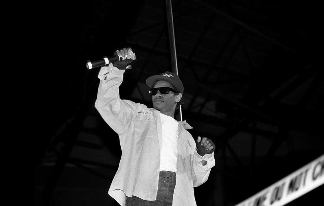 Rapper Eazy in Chicago, Illinois in June 1989. Rapper Eazy in Chicago, Illinois in June 1989.
