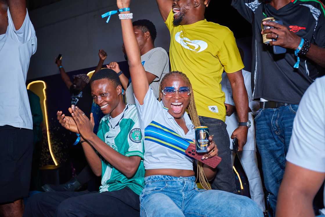 Lagos stands still as Guinness brings Premier League Trophy home Lagos stands still as Guinness brings Premier League Trophy home