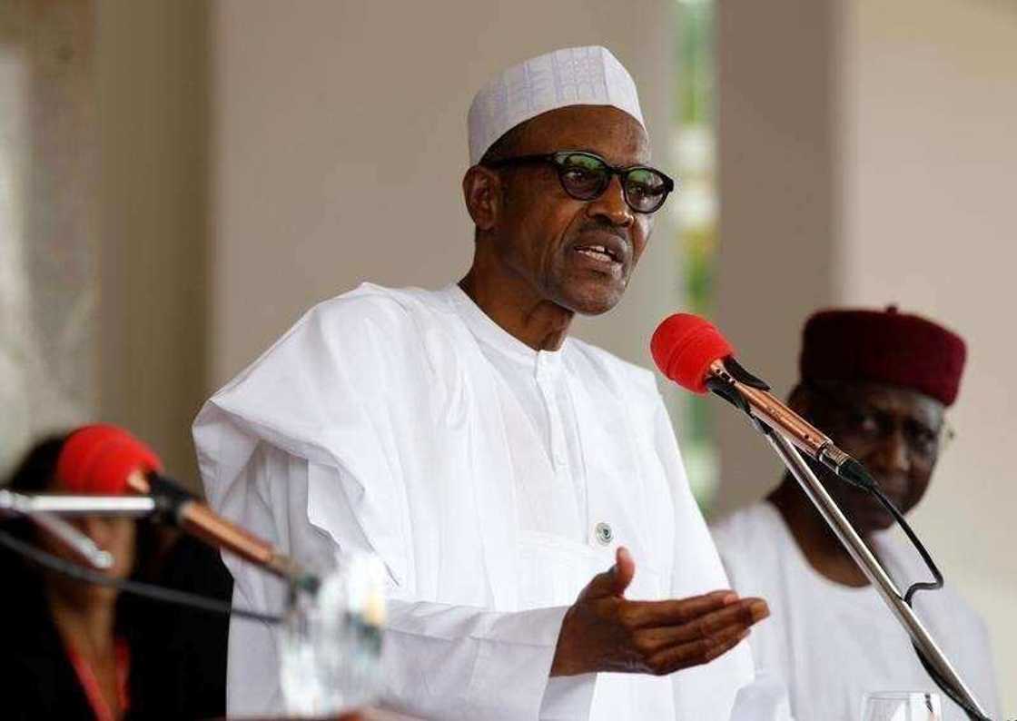 Buhari ya jinjinama masu yiwa kasa hidima saboda jajircewarsu Buhari ya jinjinama masu yiwa kasa hidima saboda jajircewarsu