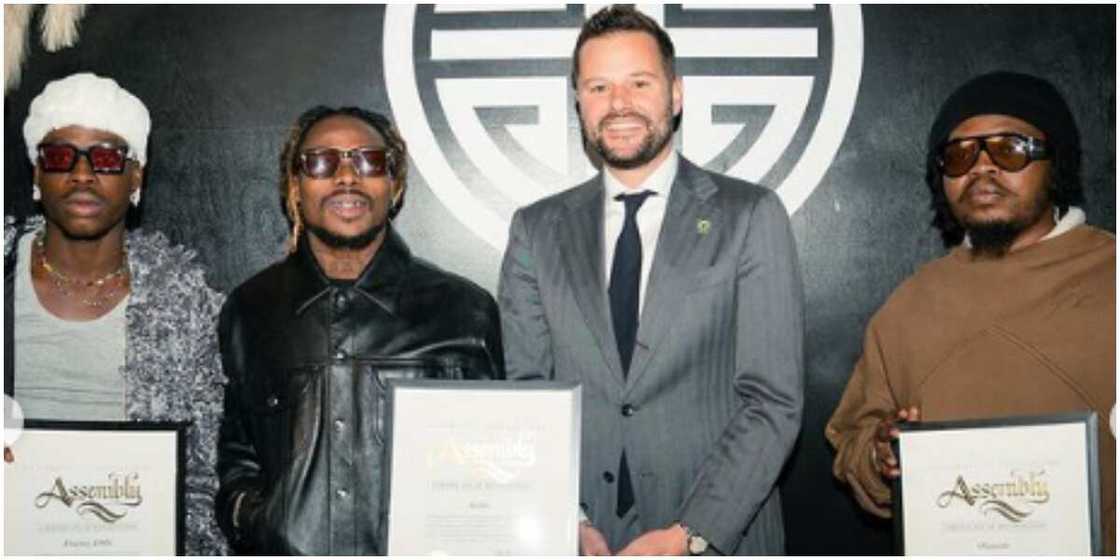 YBNL stars bag certificates YBNL stars bag certificates