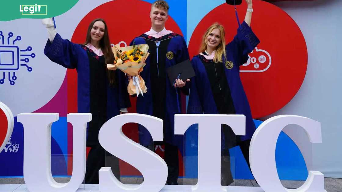 USTC graduates USTC graduates