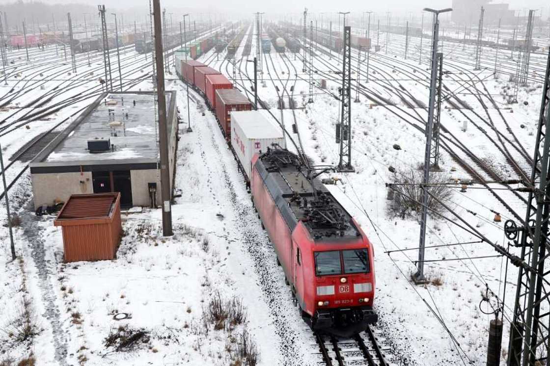 A so-called block or blocking pattern in the winter can bring stable, often wind-free weather accompanied by freezing temperatures