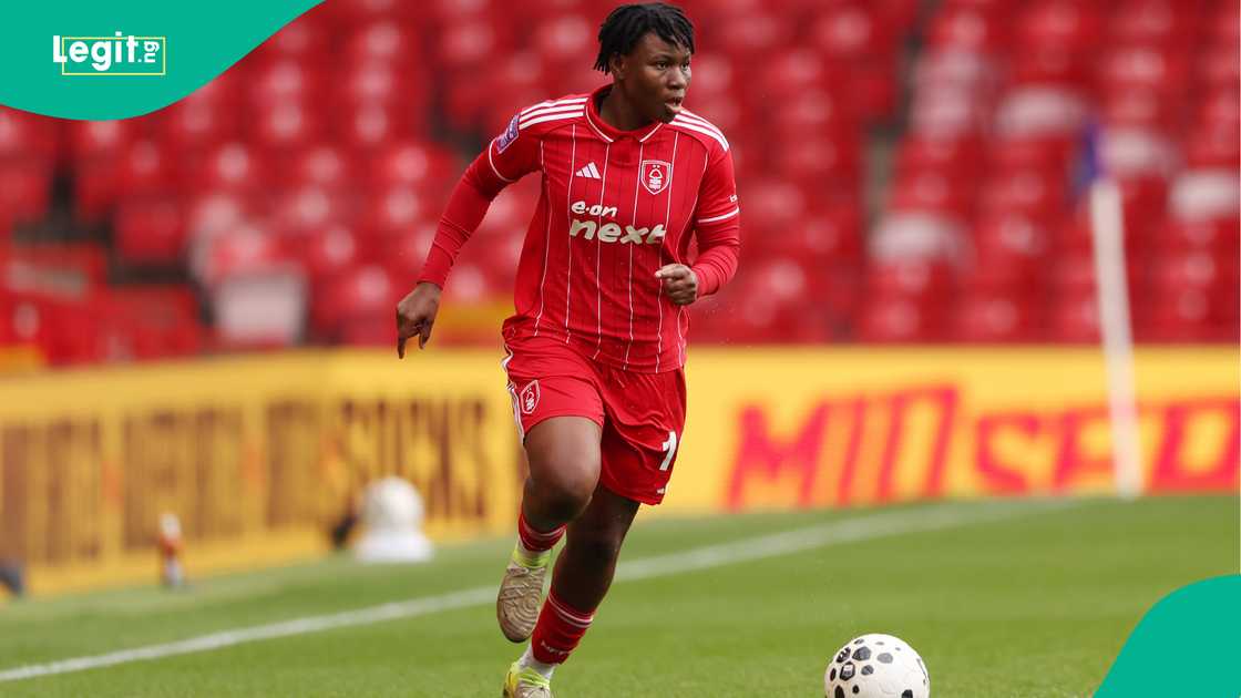 Joy Omewa in action for Nottingham Forest in the Women's Super League 2 against Ipswich Town. Photo by Annabel Lee-Ellis