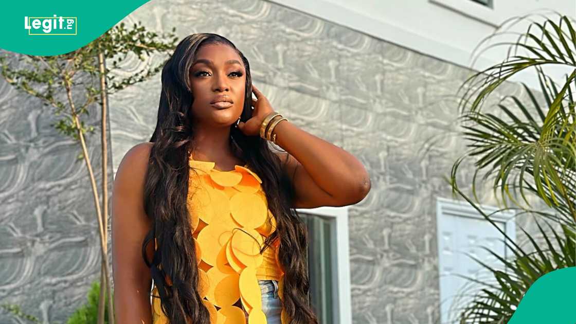 Lizzy Gold shares sad news about her father's demise