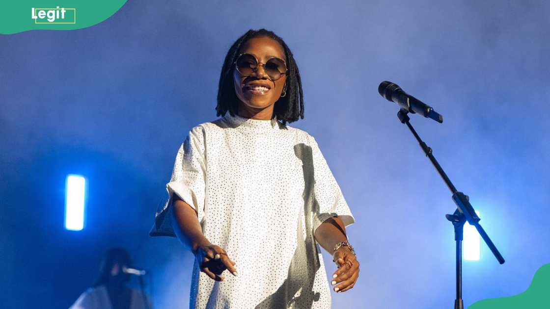 Asa Bukola during her live show Asa Bukola during her live show