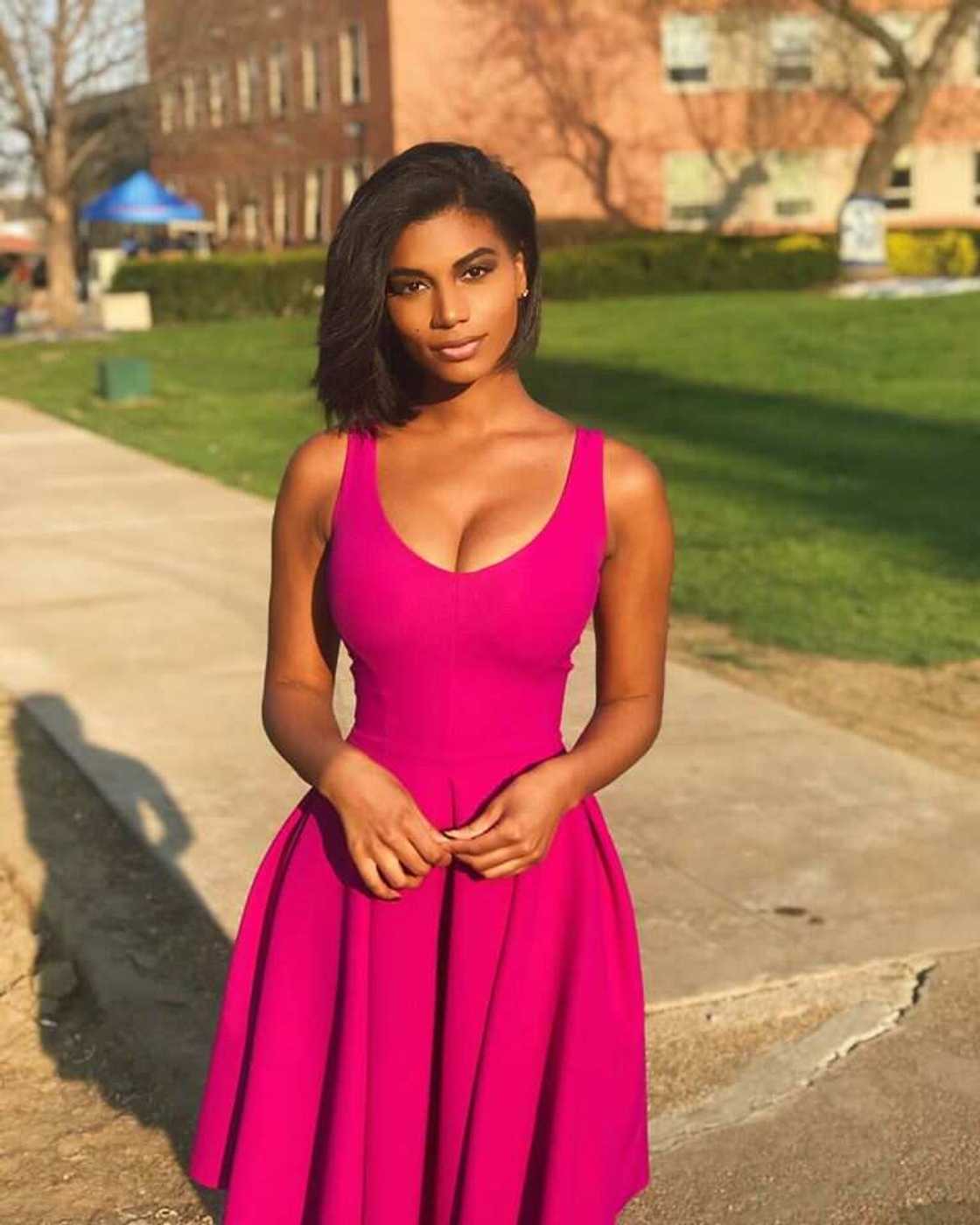 Taylor Rooks height Taylor Rooks height