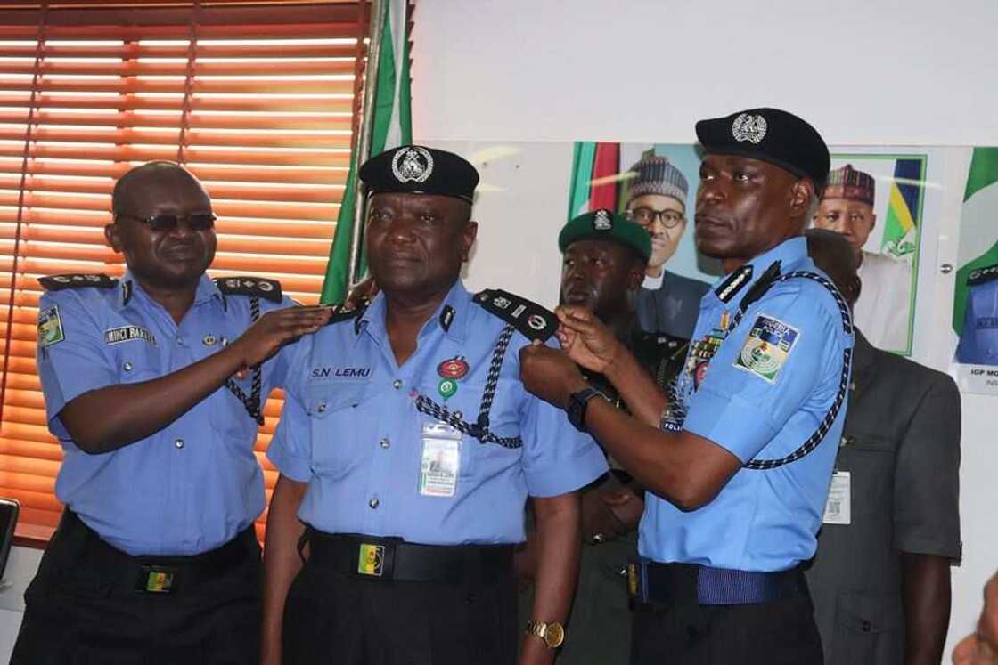 Nigeria police promote 623 senior officers Nigeria police promote 623 senior officers