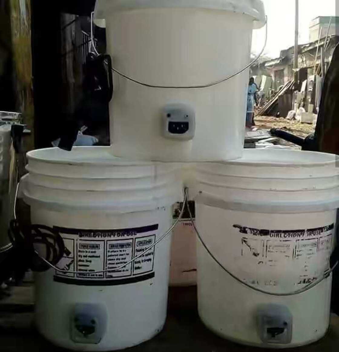 Cigaba: Matashi ya kirkiri bokitin dafa ruwa mai amfani da wutar lantarki a Kaduna, hotuna Cigaba: Matashi ya kirkiri bokitin dafa ruwa mai amfani da wutar lantarki a Kaduna, hotuna