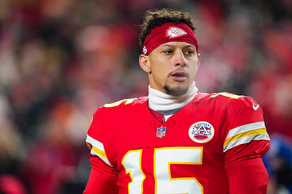 Patrick Mahomes warms up before a game