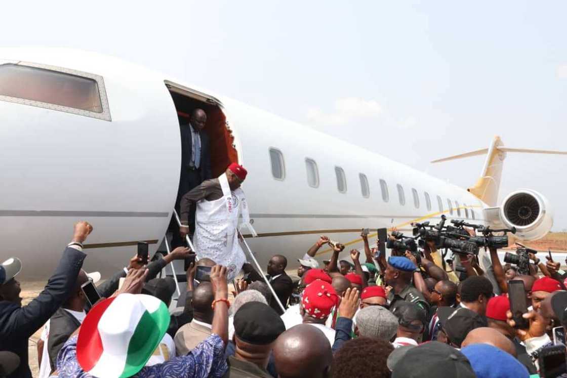 Atiku Abubakar a filin jirgi Atiku Abubakar a filin jirgi