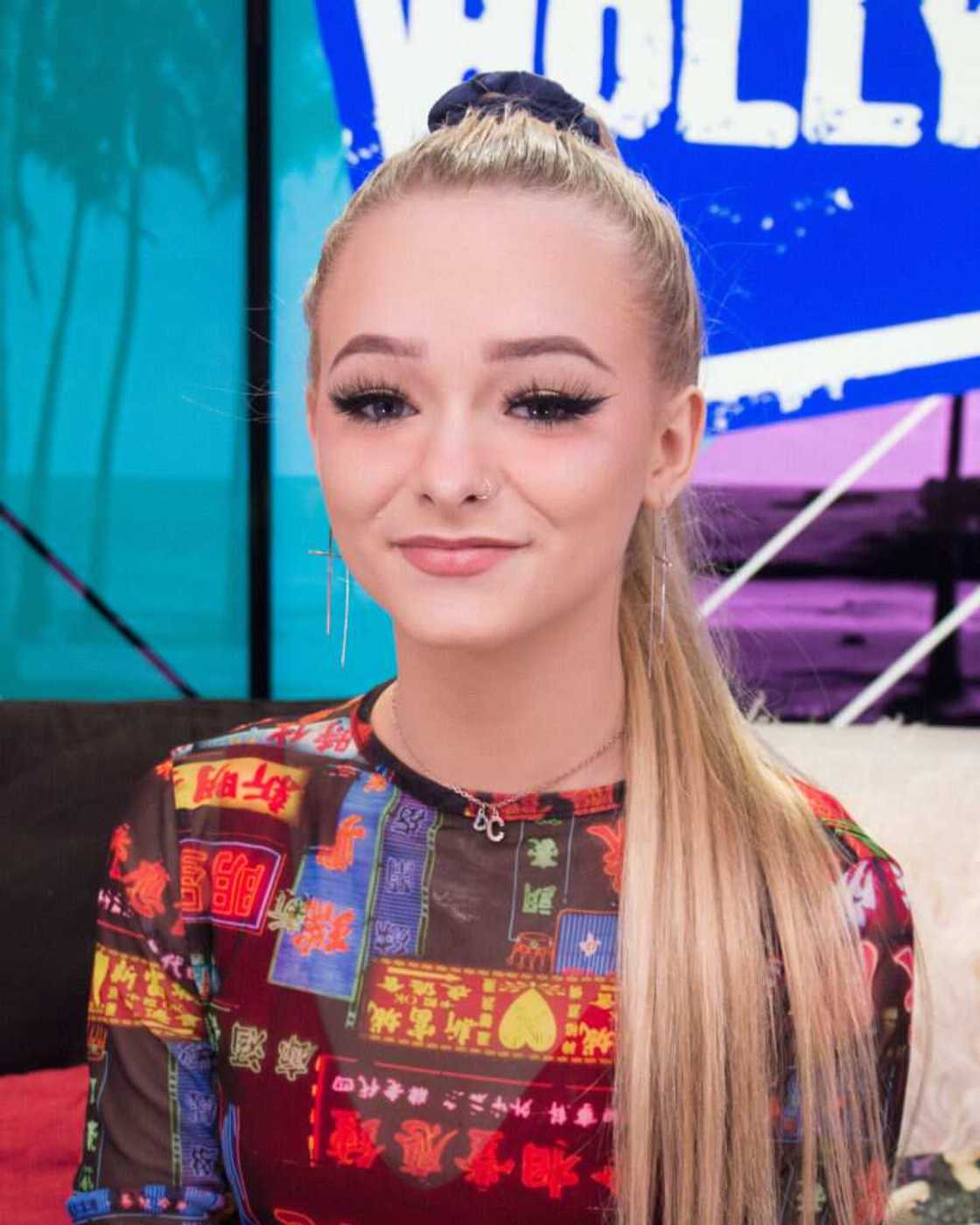 Zoe LaVerne biography Zoe LaVerne biography